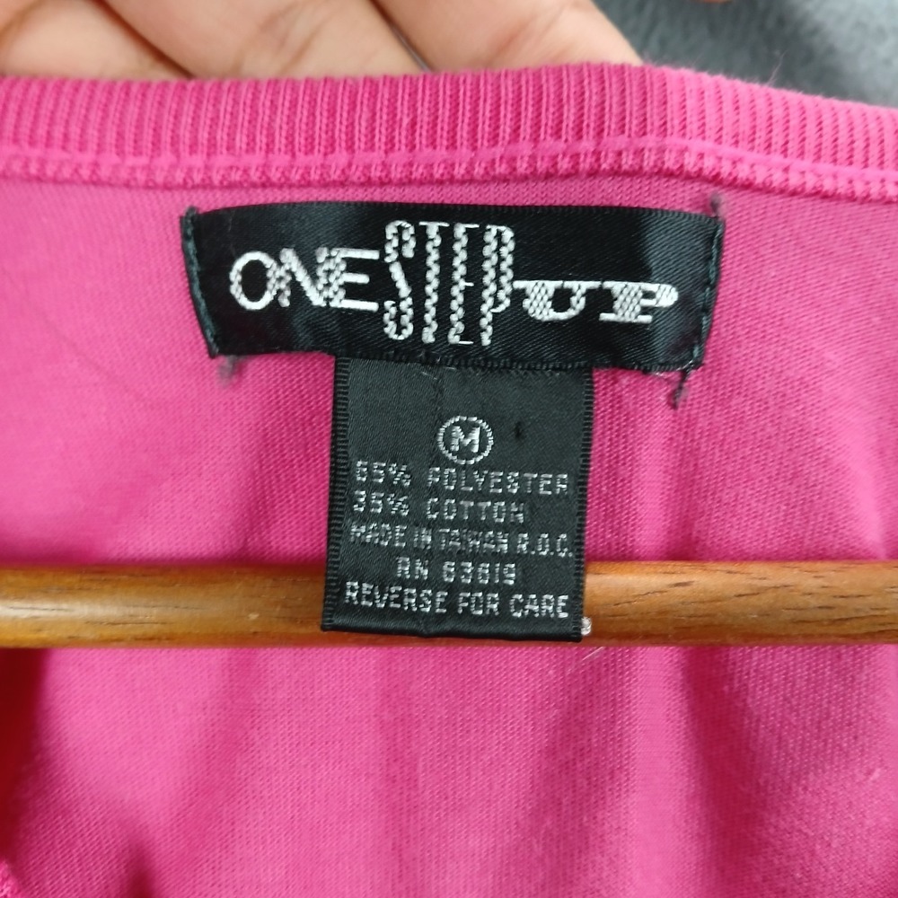 One Step Up T-Shirt Womens Medium Hot Pink V-Neck Short Sleeve Center Front Seam - Picture 3 of 7